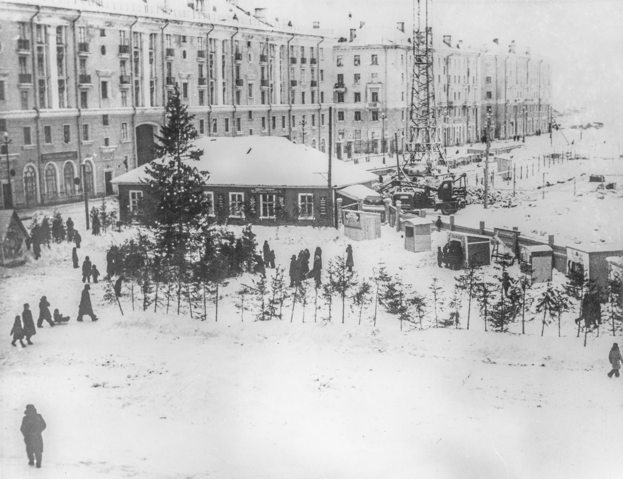 …Ёлочный базар на Советской площади