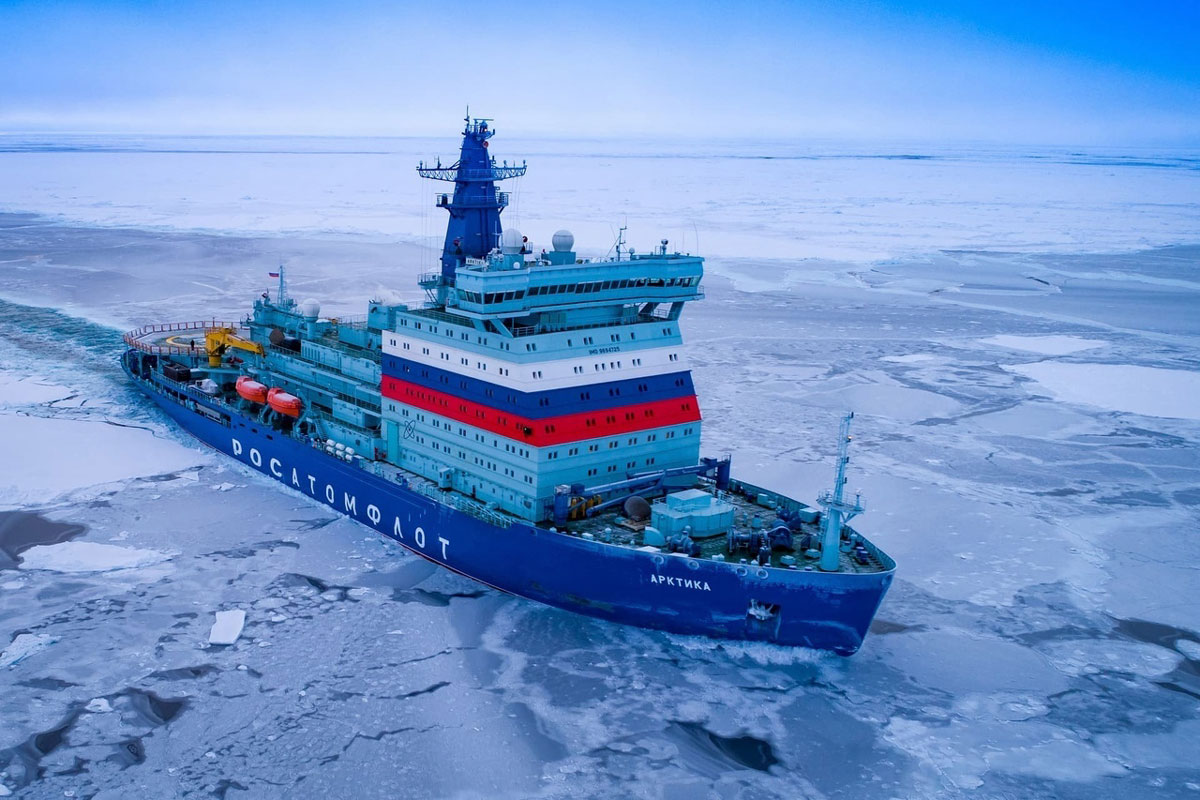 «Арктика» проведёт суда в Архангельск