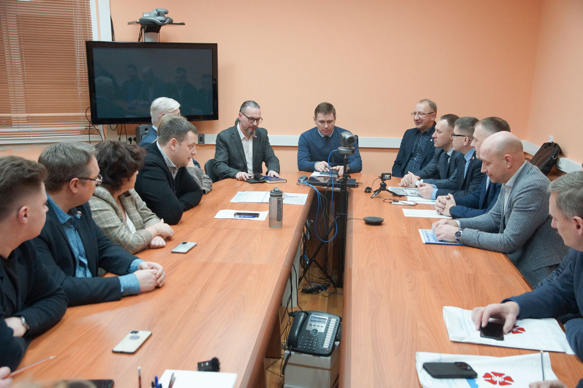 Депутаты горсовета задали актуальные вопросы главе Северодвинска