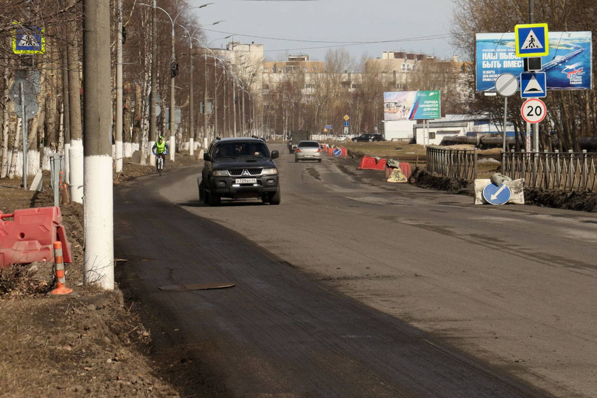 Путь в сосновый бор по ровной дороге — Северный рабочий